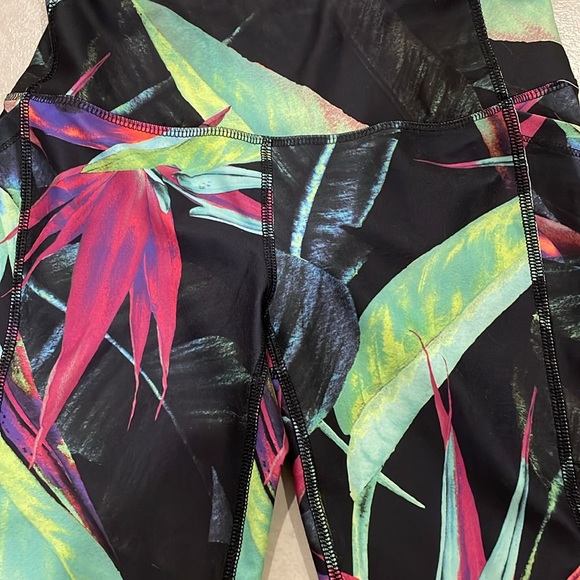 DSG FLORAL HIGH-RISE CROP LEGGINGS NWT - Picture 2 of 5